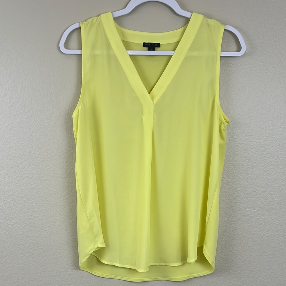 Ann Taylor Yellow Blouse V-Neck Sleeveless NWOT